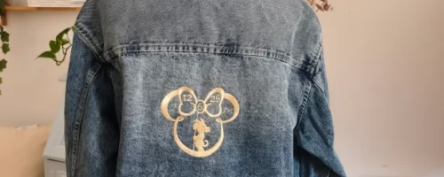 Chaqueta bordada personalizada con logo de boda.