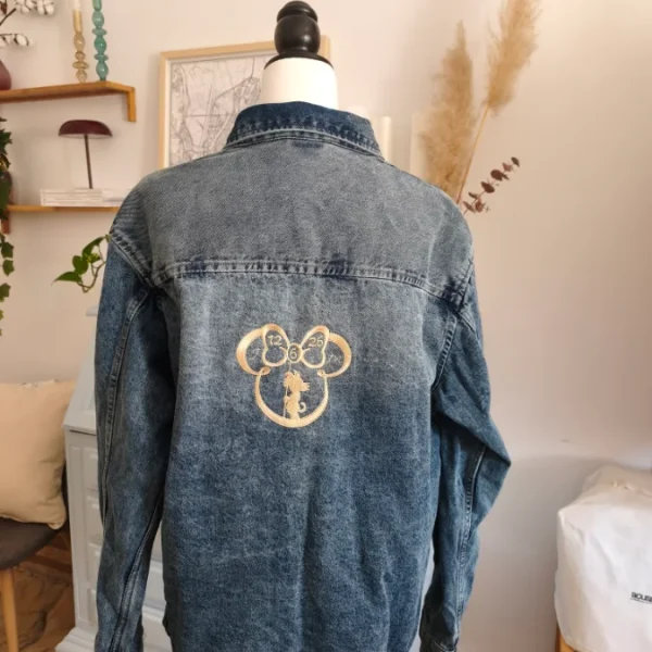 Chaqueta bordada personalizada con logo de boda.
